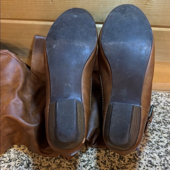 Women's Brown Slouch Boots / size 9/ has some ware check photos - Picture 3 of 9